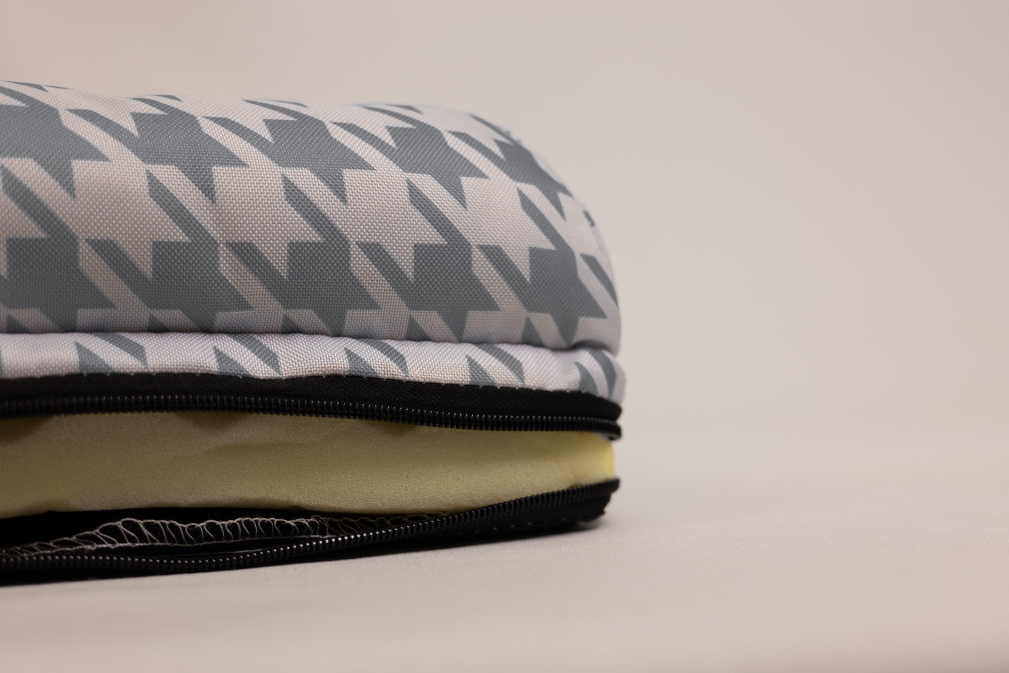 Pawfect Essentials™ Medium Pet Cooling Mat (Gray) Houndstooth