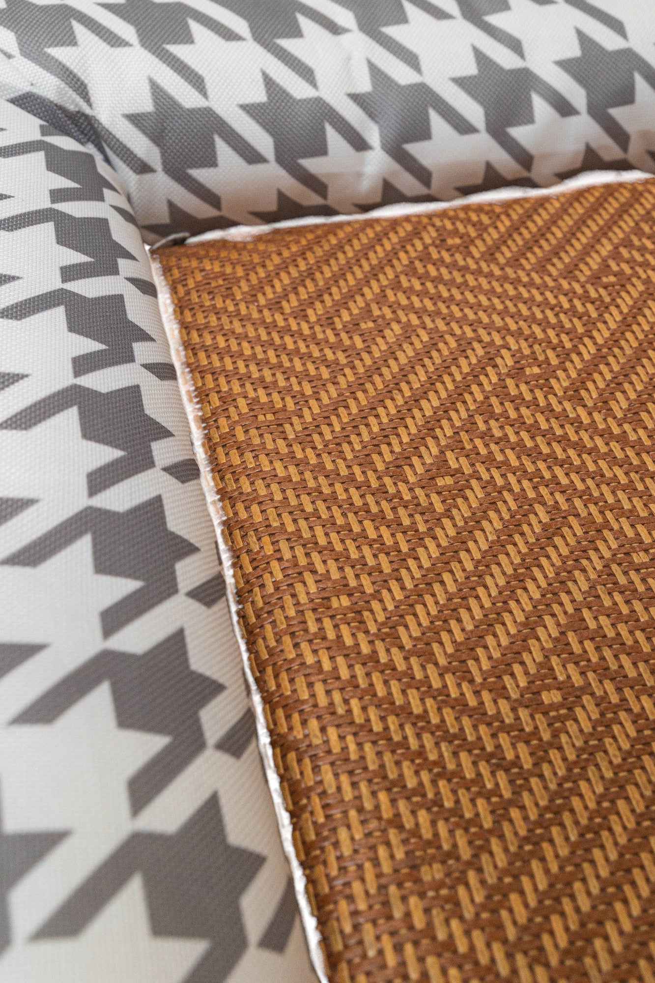 Pawfect Essentials™ Medium Pet Cooling Mat (Gray) Houndstooth